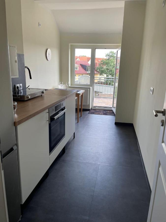 Schoene Neue 4 Zimmer Wohnung Mit Sued-Balkon Bis 8 Personen Naumburg  Exterior photo